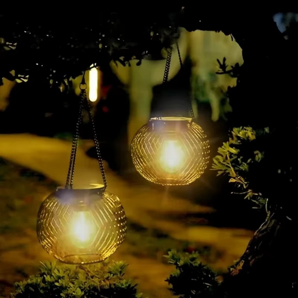 Solar Powered Hanging Lantern  - Outdoor Lighting Grid Screen avis et prix